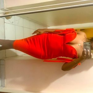 Elegant orange midi bodycon dress